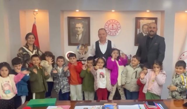 Miniklerden Öğretmenler Günü sürprizi