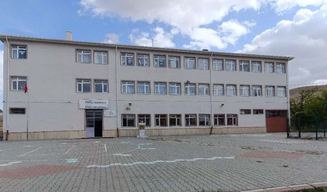 O köyde sınıf birleşme kararı velileri  ayaklandırdı