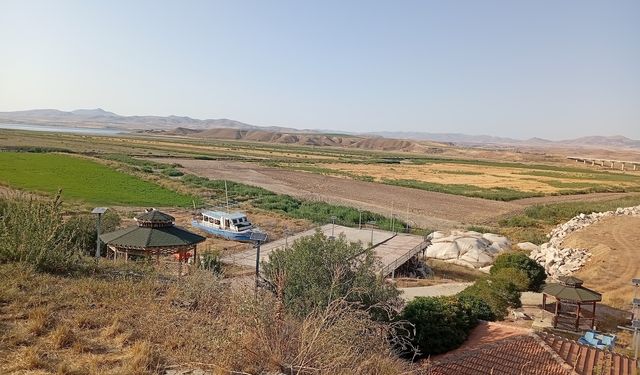 Hirfanlı Barajı’ndan endişe verici kareler yeniden gündemde