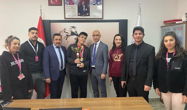 Kırşehir Bil Koleji’nden gururlandıran performans