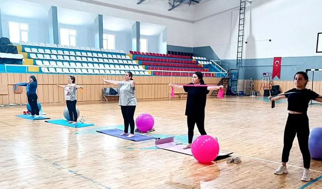Mucur Spor Salonu’nda Koşabiyorken Koş Pilates çalışması