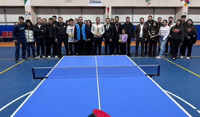 Çiçekdağı’nda masa tenisi heyecanı yaşandı