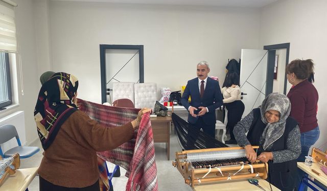 Kadın kursiyerlerin yaratıcılığı göz kamaştırıyor