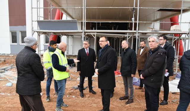 Kırşehir’in sağlık geleceği şekilleniyor: Hastane inşaatı yerinde incelendi