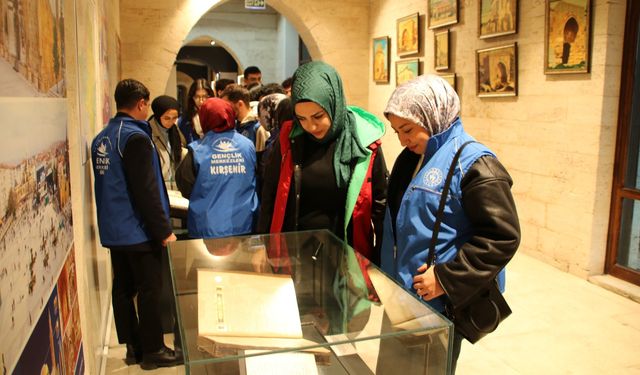 Kırşehir’in Yıldız Güreşçileri madalyalarını aldı