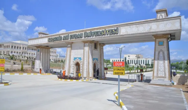 KIRŞEHİR AHİ EVRAN ÜNİVERSİTESİ REKTÖRLÜĞÜNDEN (İdari ve Mali İşler Daire Başkanlığı)  CACABEY KAMPÜSÜNDE BULUNAN EĞİTİM FAKÜLTESİ A BLOK, EĞİTİM FAKÜLTESİ B BLOK VE LOJMAN BİNALARININ YIKIM İŞİ İHALE İLANI