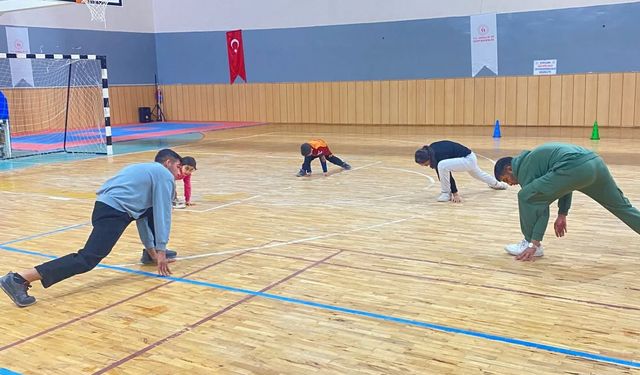 GSB Spor Okulları Atletizm Eğitimleri Mucur’da Devam Ediyor