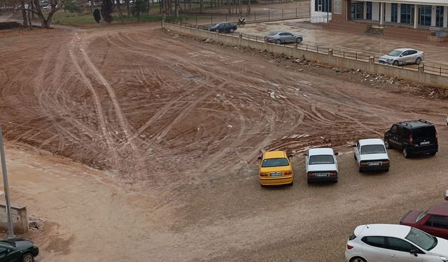 Kırşehir’de eski hastane alanı alarm veriyor