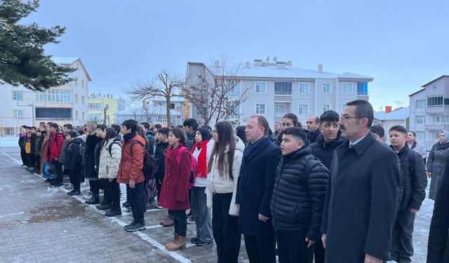 Kırşehir’de okul törenine üst düzey katılım