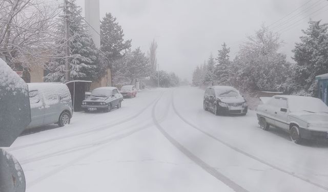 Ulupınar Köyü Kar Altında Kaldı, Görüş Sıfıra Yaklaştı