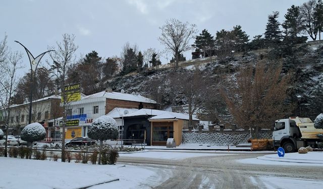 Kırşehir güne beyaz örtüyle uyandı