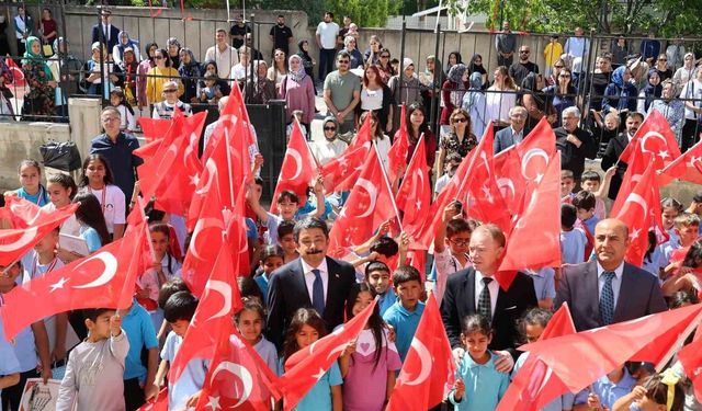 Kırşehir’de 40 bin 376 öğrenci karne sevinci yaşadı