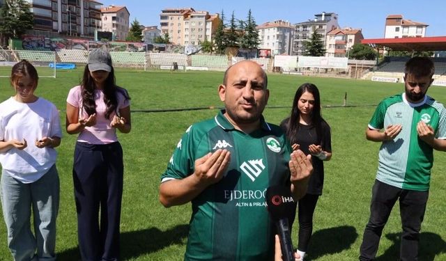 Taraftar Ahi Stadı'nda şampiyonluk için dua etti