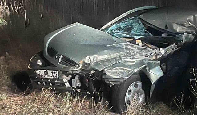 Traktöre arkadan çarpan otomobilin sürücüsü hayatını kaybetti