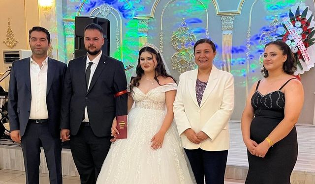 Emir Burak Aydoğan ile Tuğçe Çelik bir ömür mutluluğa “Evet” dedi