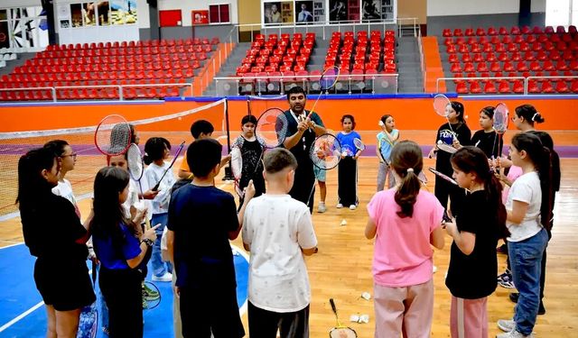 Geleceğin şampiyonları spor salonunda buluştu