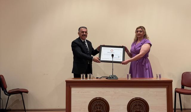 MHP Kırşehir İl Başkanı İsmail Deniz Mazbatasını Alarak Görevine Resmen Başladı