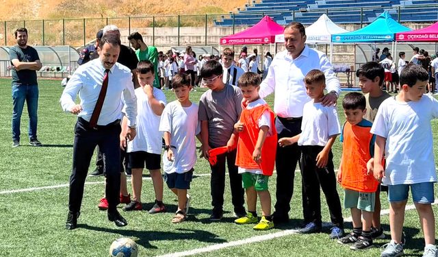 Kaymakam Öğüt çocukların sevincine ortak oldu