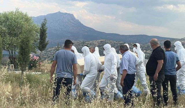 Bağ, bahçe ve tarla sahipleri dikkat! Kene can almaya devam ediyor