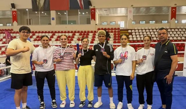 Kırşehir’in yumrukları Türkiye’yi salladı: Ringden madalya yağmuru!