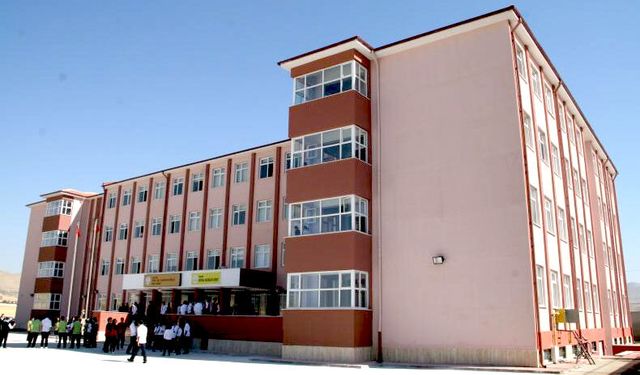 Prof. Dr. İlhan Kılıçözlü Fen Lisesi’nden ilk binde 7 öğrenci