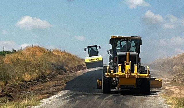 Sıdıklı İkizağıl Köyü Ara Yollarını Yeniliyor