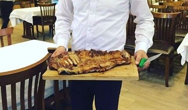 Kırşehir’deki Garsonların Dikkatine: Yargıtay’dan Emsal Bahşiş Kararı!