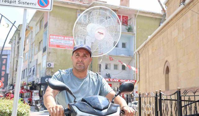 Kırşehir’de Sıcaktan Bunalan Taşımacı Çareyi Vantilatörde Buldu
