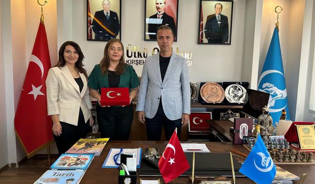 Asena Biriminde Bayrak Değişimi