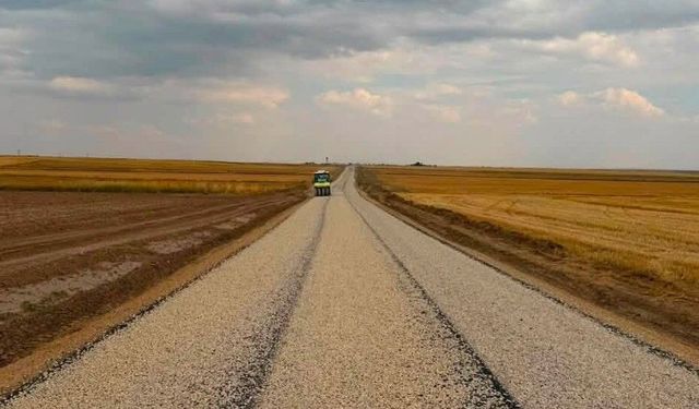 8 kilometrelik köy yolu asfaltlanarak hizmete açıldı