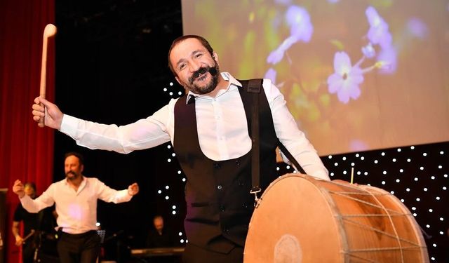 Bozkırın Tezenesi Neşet Ertaş, türkülerle ve hikâyelerle anıldı