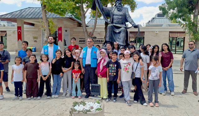 Boztepe’den 50 öğrenciye Kırşehir gezisi: Bilim ve Ahilik kültürüyle buluştu