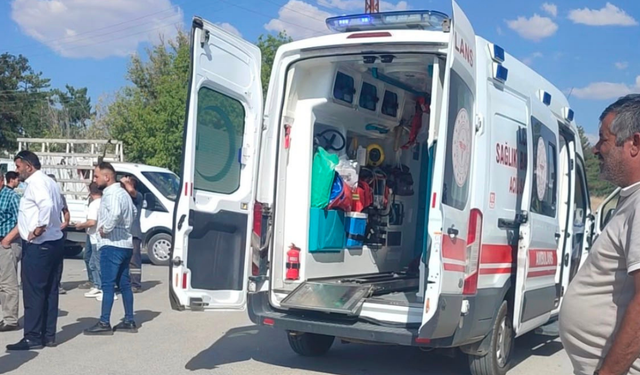 Mucur’da Kaza: 1’i Ağır 2 Kişi Yaralandı