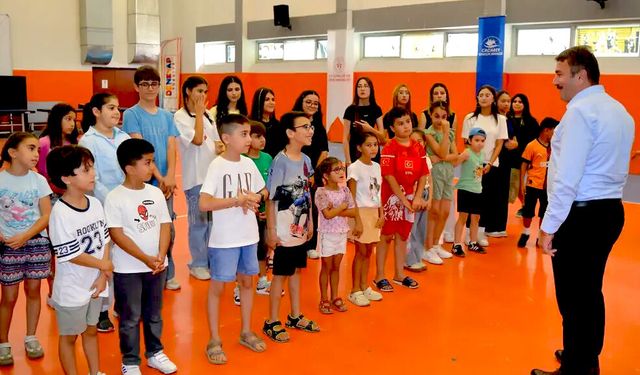 Kırşehir’de gençler halk oyunlarıyla kültürel mirası yaşatıyor