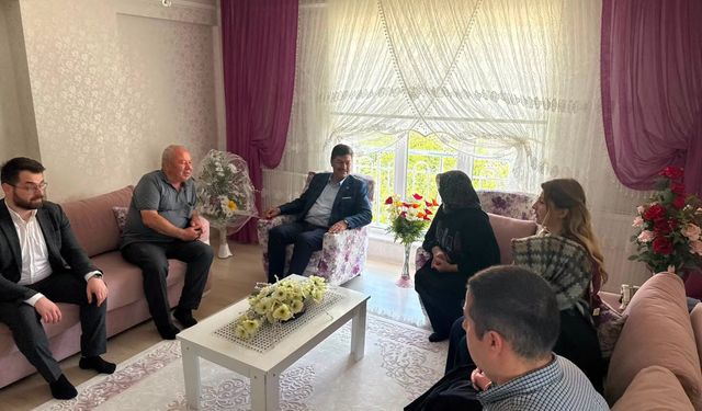 Necmettin Erkan vatandaşlarla buluştu