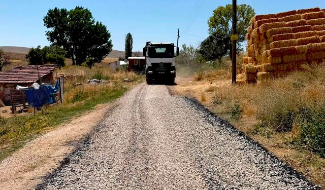 Ulaşımı kolaylaştıracak çalışma: Çiçekdağı’nda 3 kilometrelik yol yenilendi