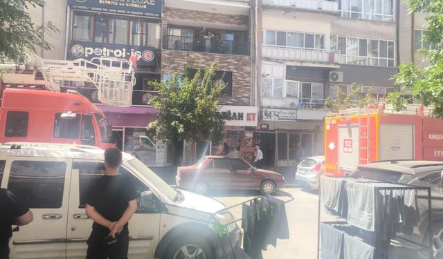 Müftülük Caddesi’nde Yangın Panik Yarattı
