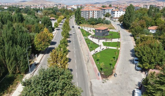 Kırşehir Belediyesi Güldiken Mahallesi’ne Günebakan Parkı’nı kazandırdı