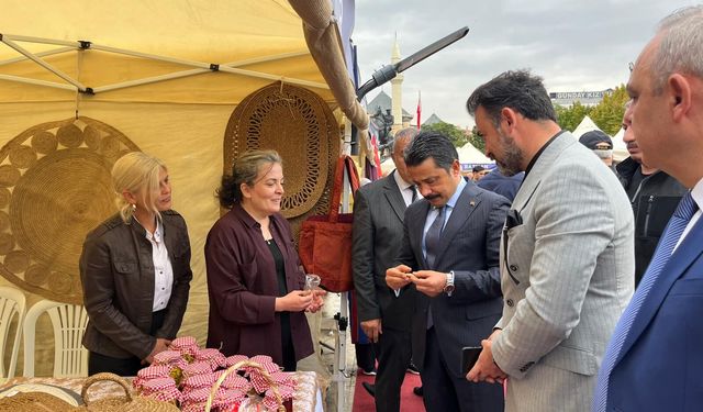 Cacabey Meydanı’nda Kadın Emeği Rüzgarı: Kadın Kooperatifleri Fuarı Açıldı