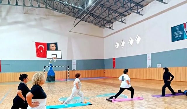 Mucurlu Kadınlar Formunu Pilates İle Koruyor