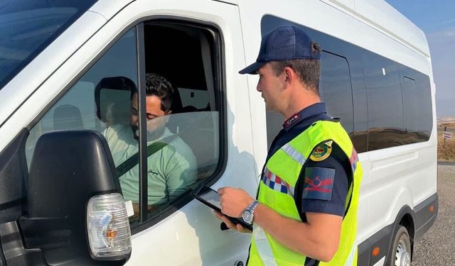 Akpınar’da Okul Servisleri ve Sürücüleri Mercek Altına Alındı