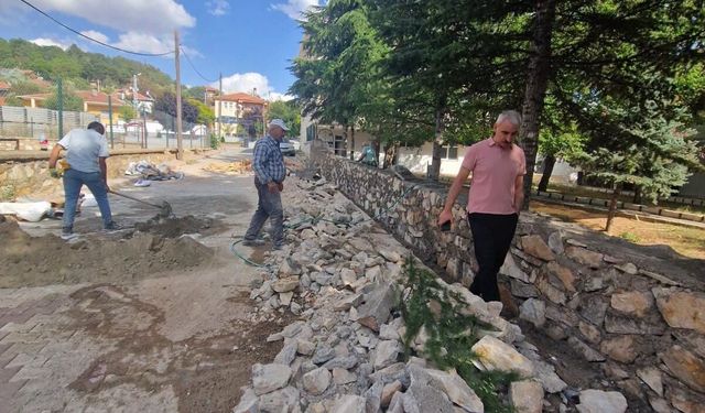 Altyapı Ve Yol Çalışmaları Hız Kesmiyor