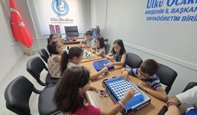 Ülkü Ocakları’ndan Eğitime Destek