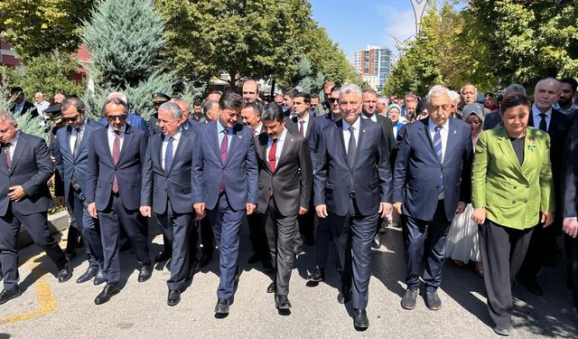 Ahiliğin başkenti Kırşehir’de 39. Ahilik Haftası coşkusu: Bakan Bolat’ın katılımıyla görkemli açılış