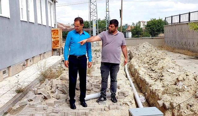 Çiçekdağı’nda okullarda fiziki iyileştirme çalışmaları sürüyor