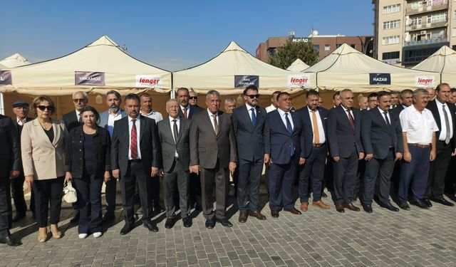 Kırşehir’de Ahilik Haftası coşkusu başladı: Cacabey Meydanı’nda çelenk sunuldu