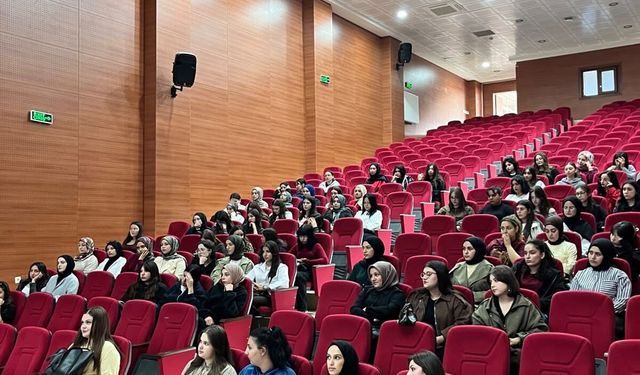 Kırşehir’de genç kadınlara yönelik farkındalık semineri düzenlendi