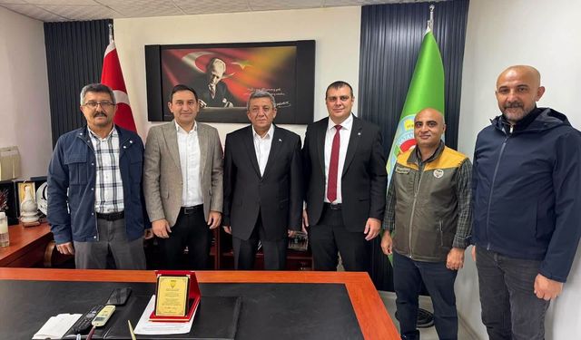 Kırşehir’de Mevlüt Toprak’a plaket takdim edildi