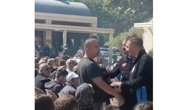 Neşet Ertaş anmasında gündem olan olay: Vatandaş programdan çıkarıldı