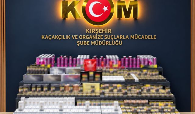 Kırşehir’de Polis Ekipleri Araçta Kaçak Ürünler Buldu